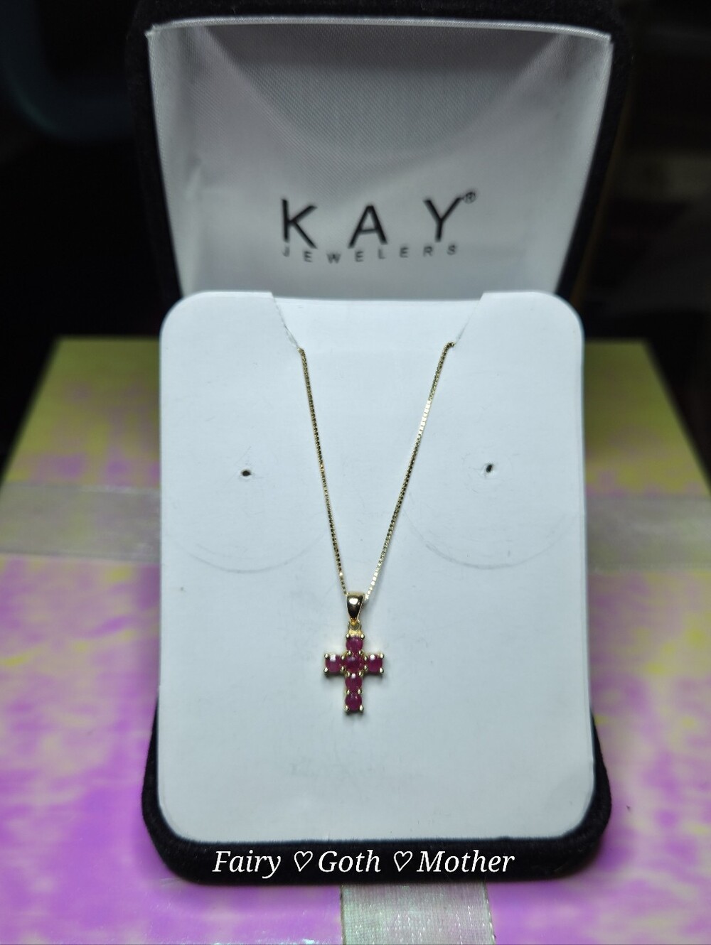 Beautiful Vintage Solid 14k Gold & Genuine Ruby Cross Necklace - Picture 15 of 15